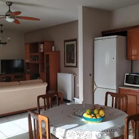 Corinas Holiday House Σπίτι διακοπών *