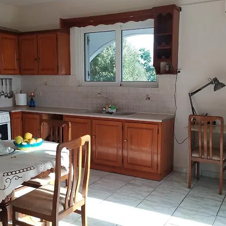 Corinas Holiday House Σπίτι διακοπών *